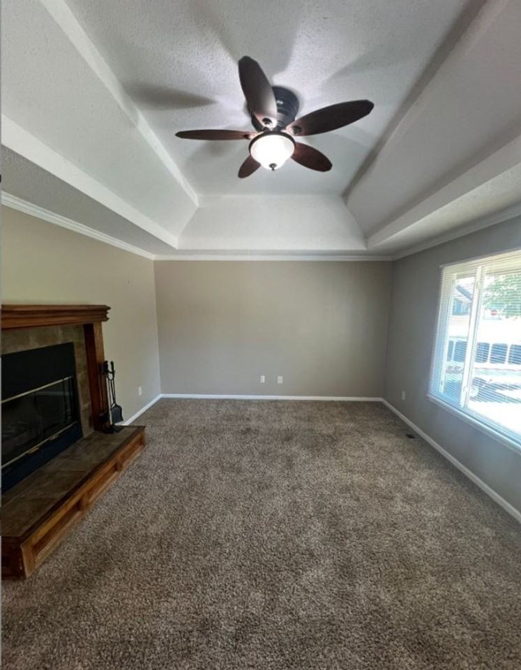 925 Ne Carousel Ln - Photo 3 of 13