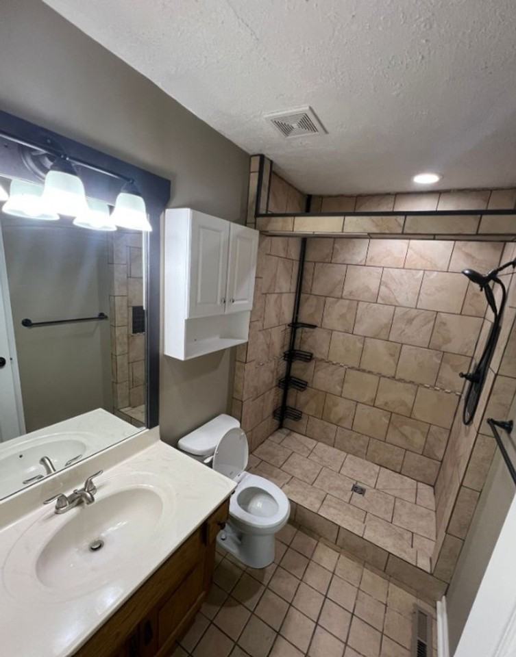 925 Ne Carousel Ln - Photo 6 of 13