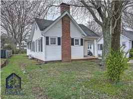 featured image of 1362 E Center St