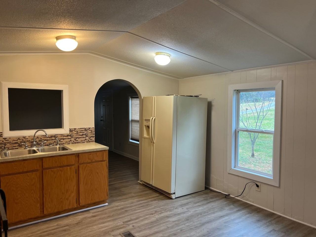 138 Sutton Ct - Photo 5 of 13