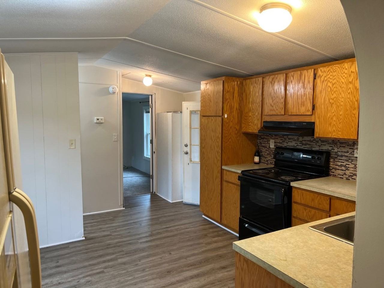 138 Sutton Ct - Photo 6 of 13