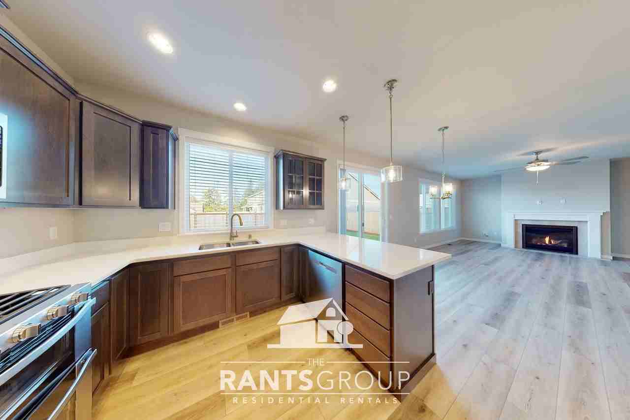9734 Rayla Ct Se - Photo 4 of 25