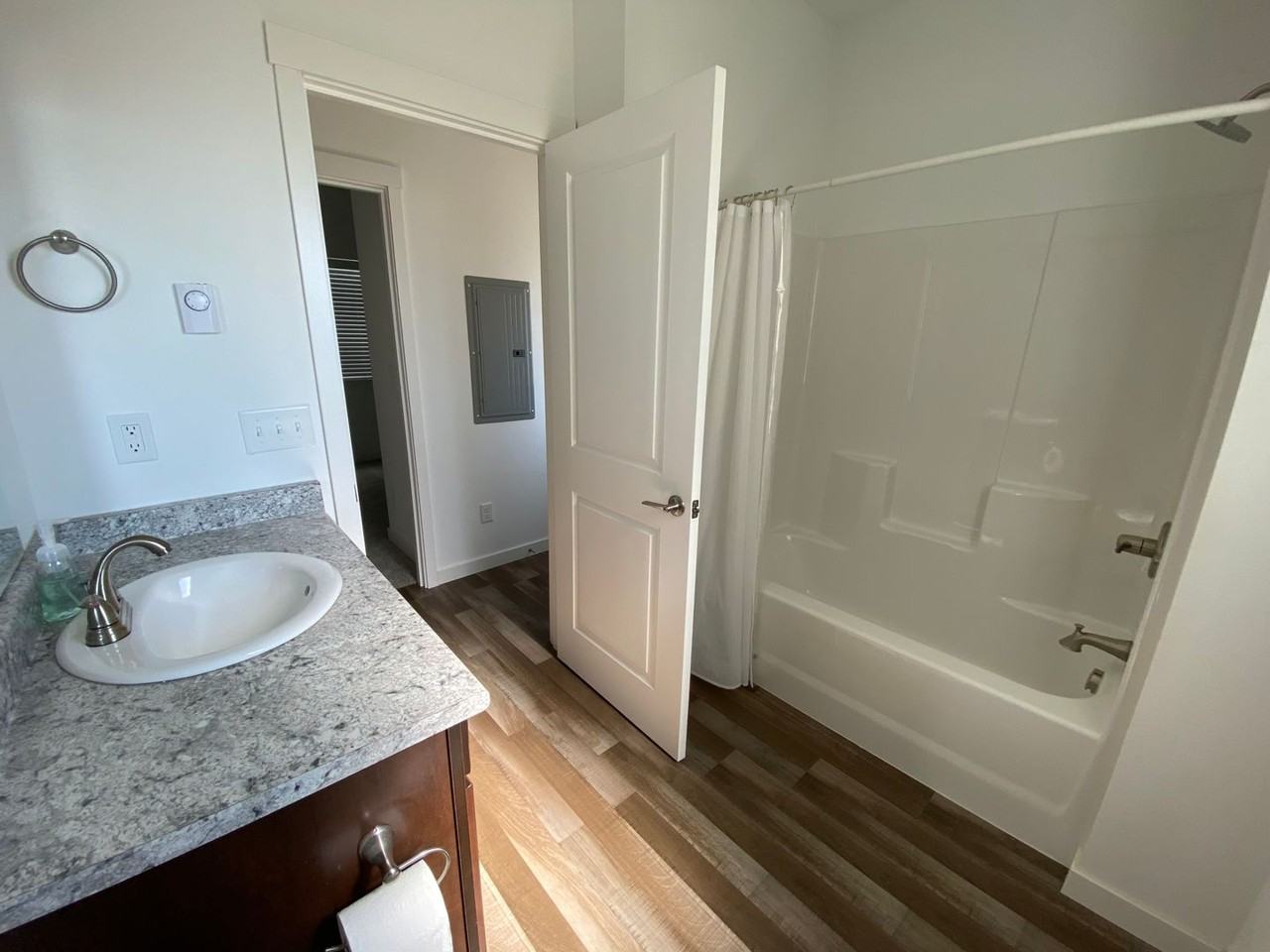 605 Finnegan Way - Photo 6 of 10