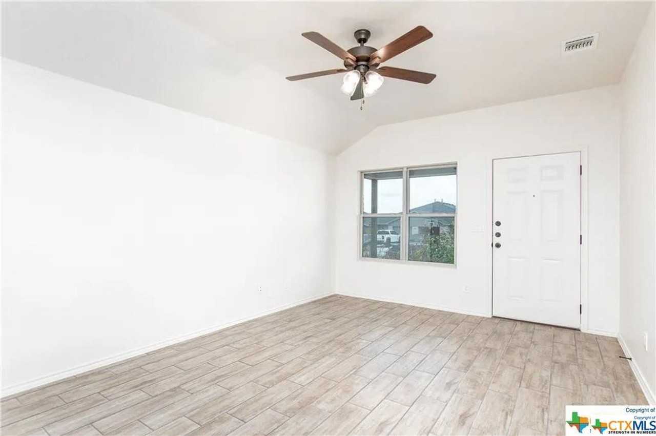 2409 Alterman Dr - Photo 2 of 23