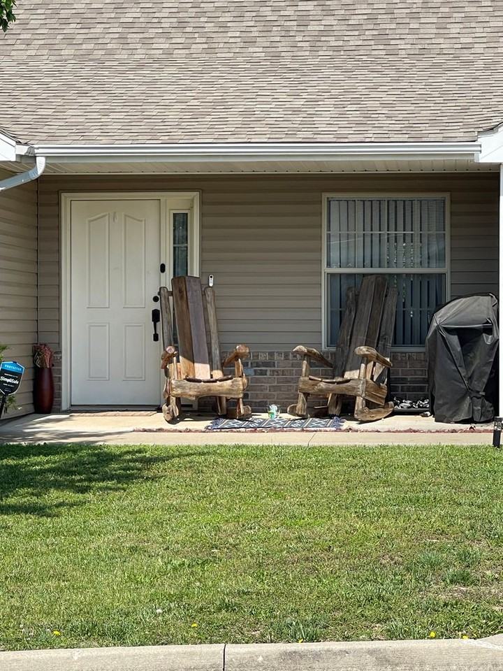 100 Pioneer Ct - Photo 2 of 33