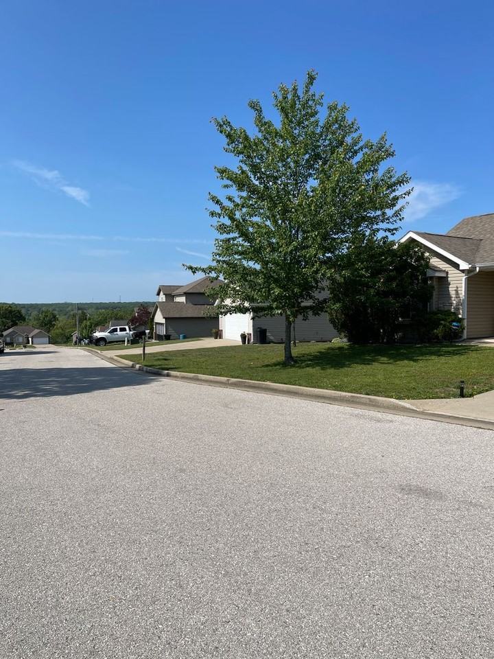 100 Pioneer Ct - Photo 3 of 33