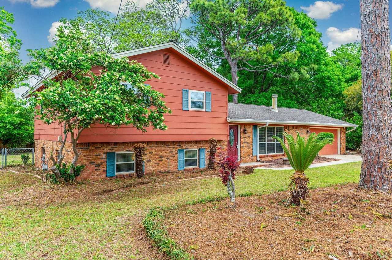 11 Birch Ave - Photo 3 of 50