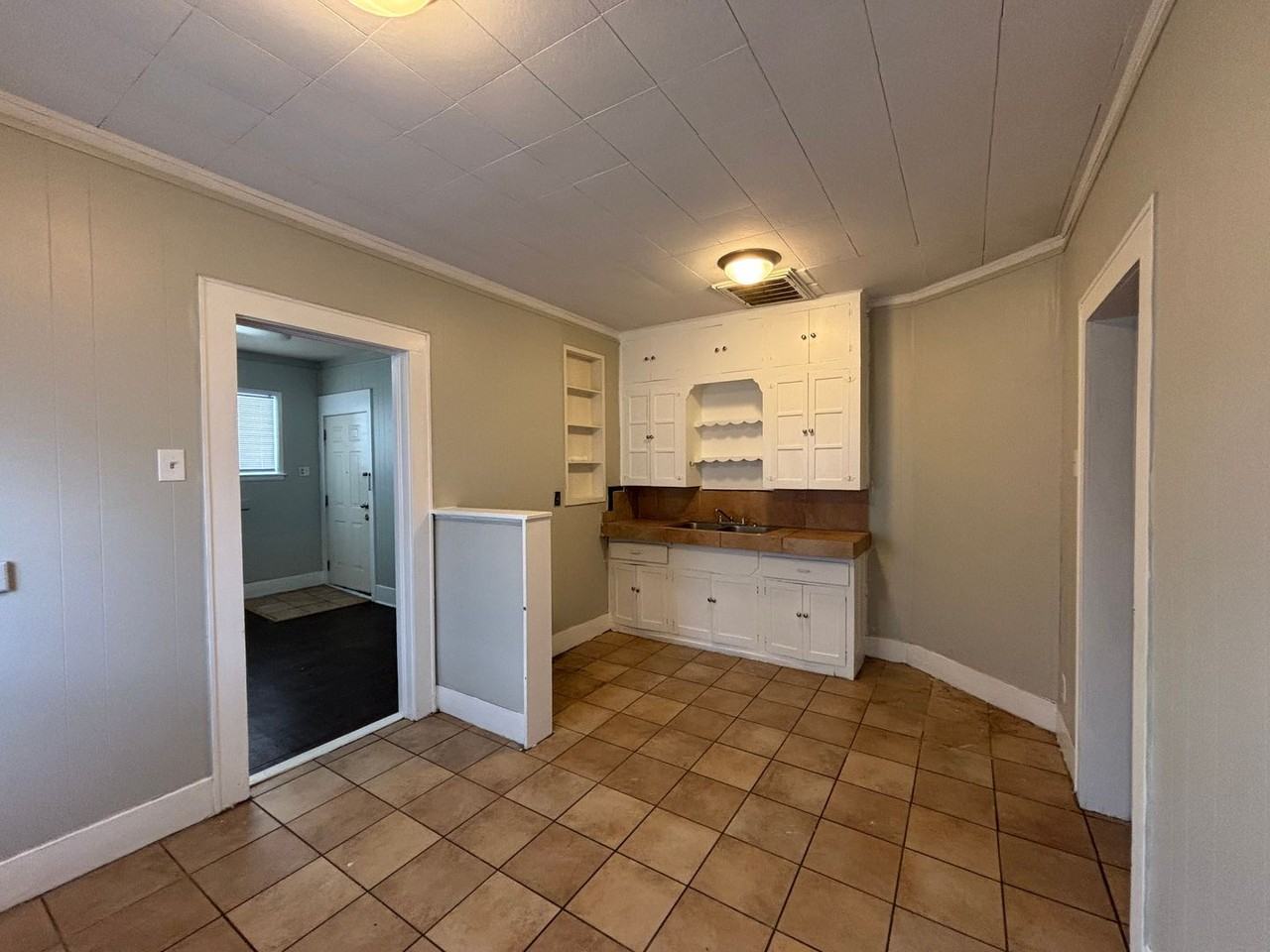 2214 Avenue O 1/2 - Photo 3 of 6