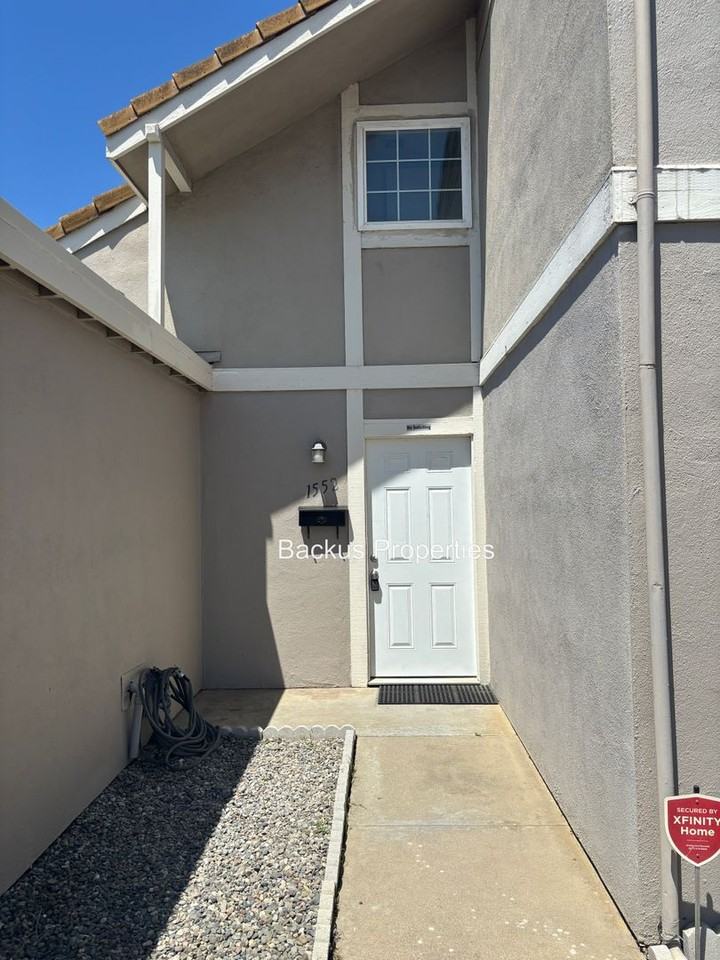 1552 Duran St - Photo 2 of 24