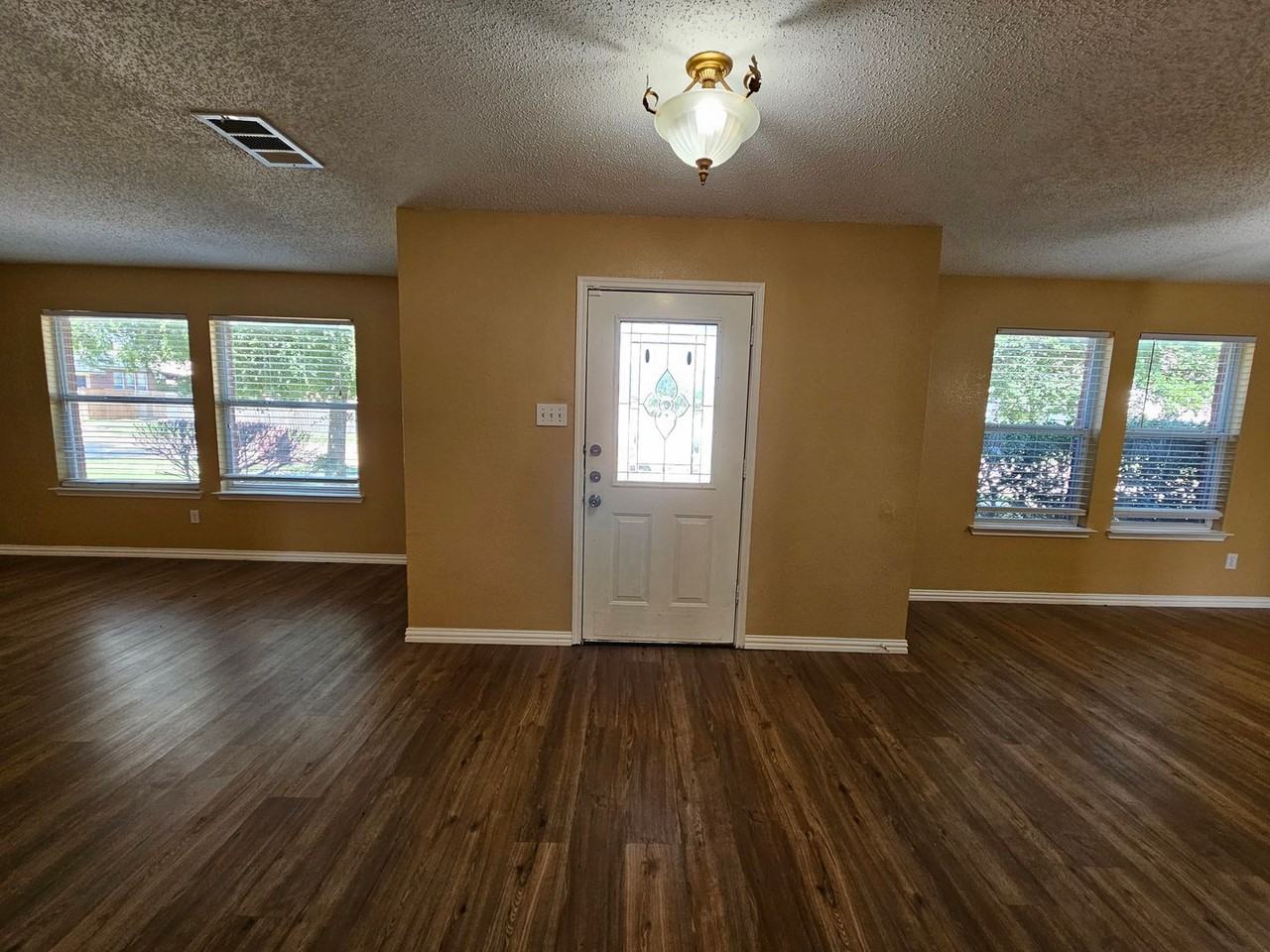 1356 Fox Glenn - Photo 2 of 42