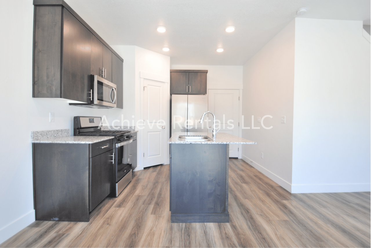 1840 S 1280 W - Photo 3 of 14