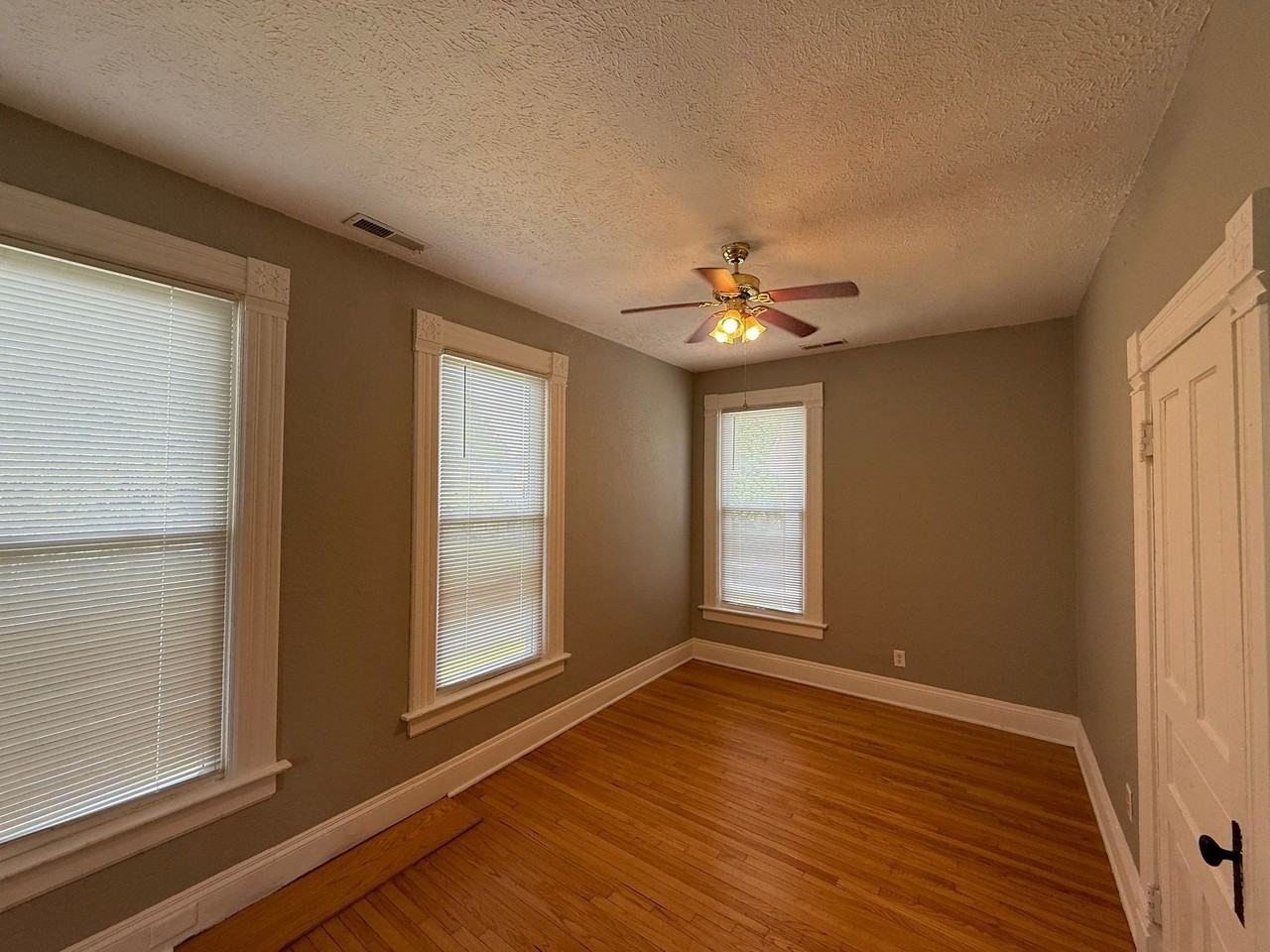 Historic Mansion Converted to Apartments - Photo 7 of 22