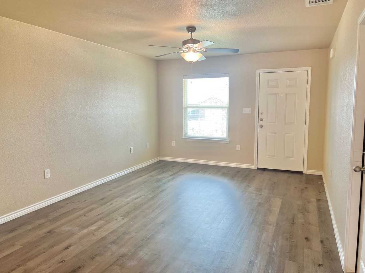 2411 Duntov Dr #B - Photo 5 of 25