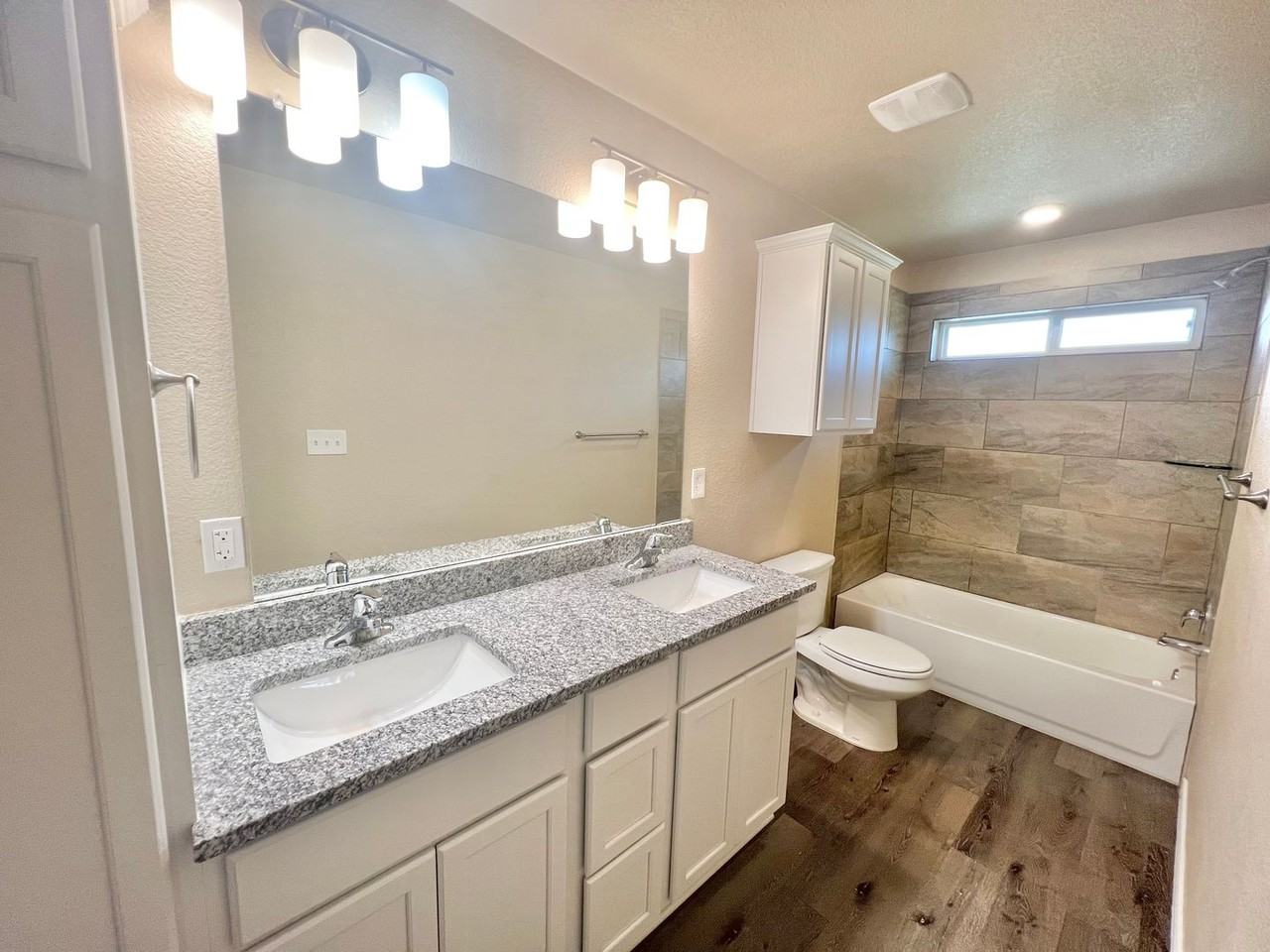 2411 Duntov Dr #B - Photo 7 of 25