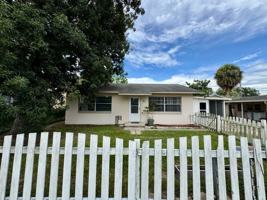 featured image of 308 N Rockingham Ave