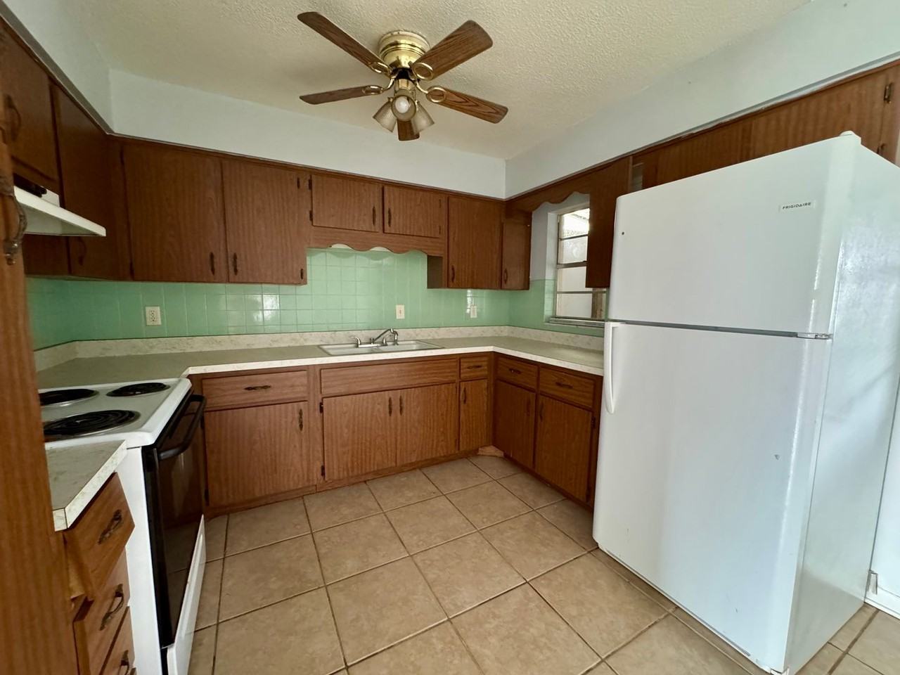 308 N Rockingham Ave - Photo 6 of 14