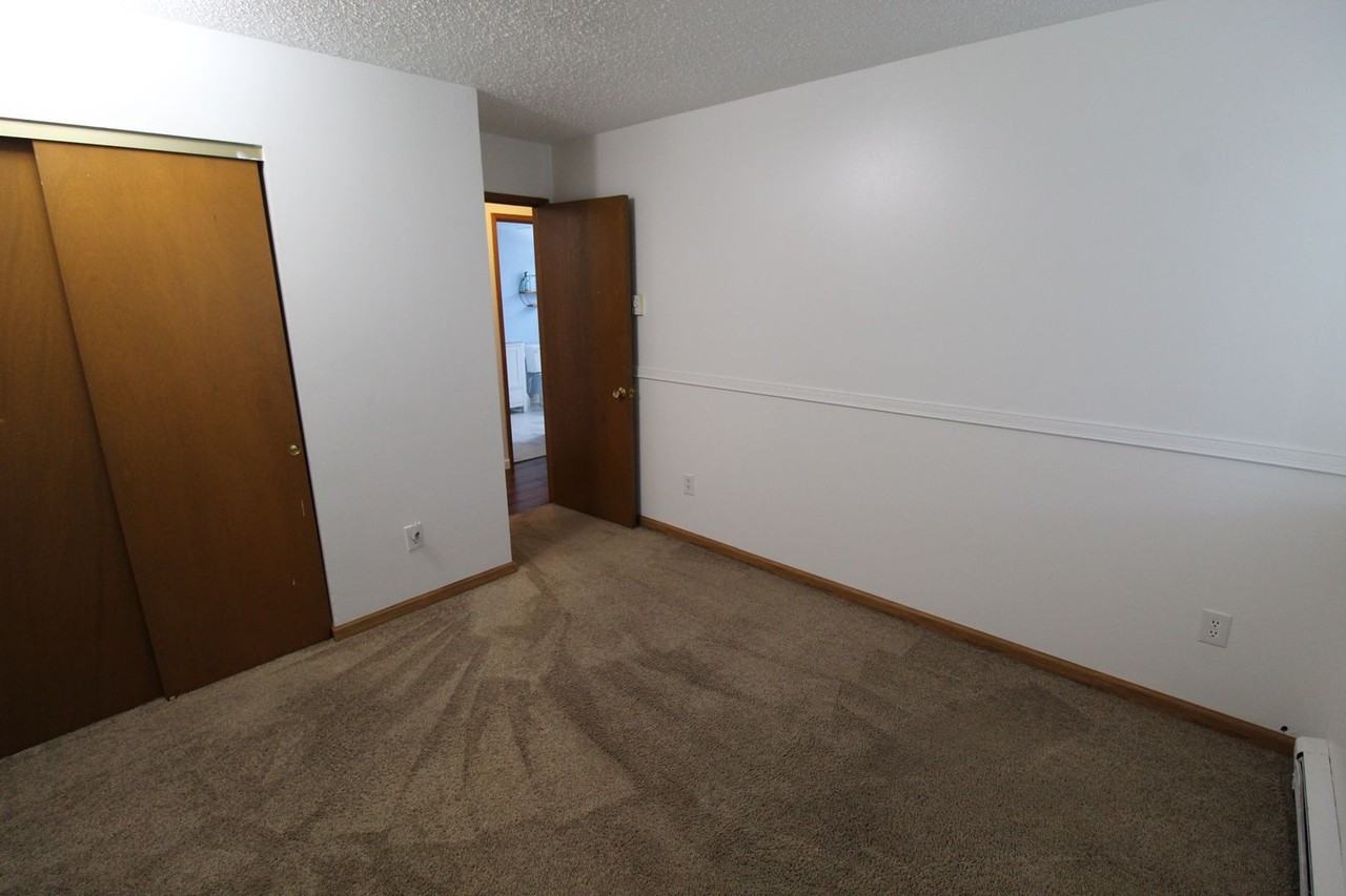 3914 S Regal St - Photo 2 of 13