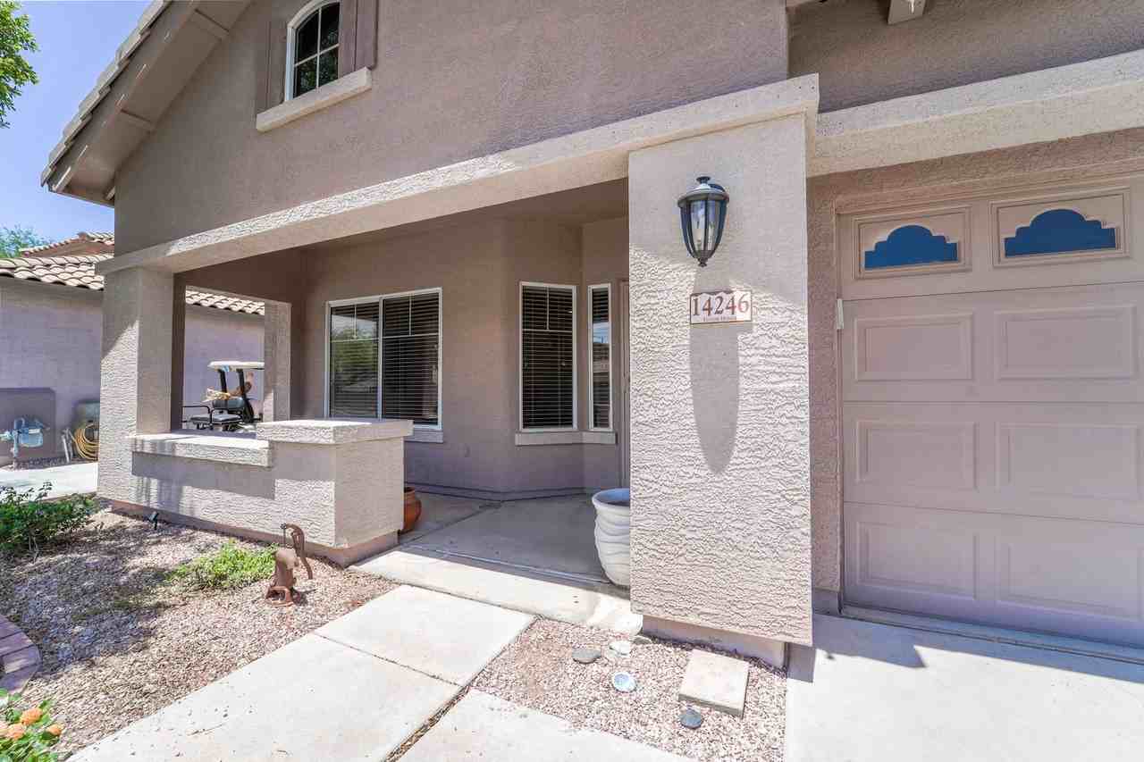 14246 W Fairmount Ave - Photo 3 of 33