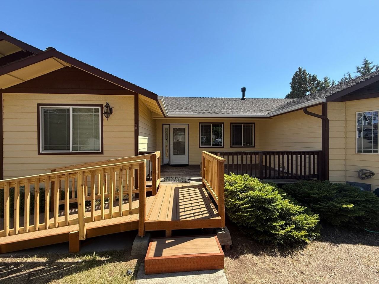 63363 Brightwater Dr - Photo 2 of 22