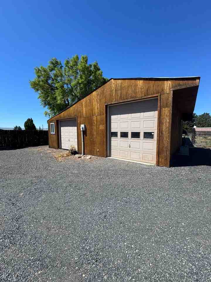 225 Mission View Dr - Photo 3 of 50