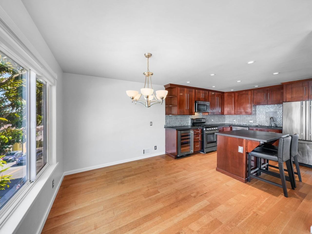 44 Bradford St - Photo 5 of 36