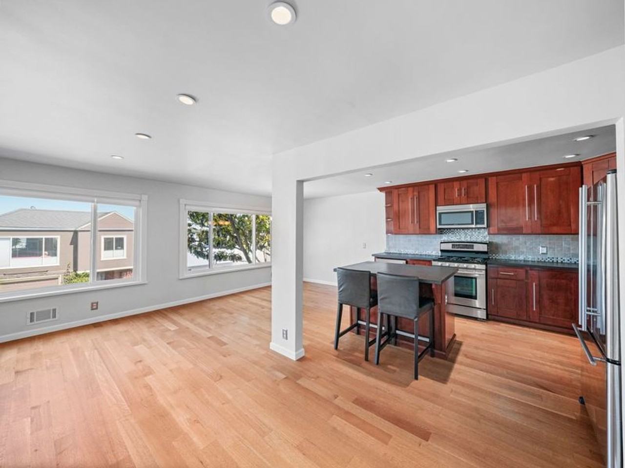 44 Bradford St - Photo 7 of 36