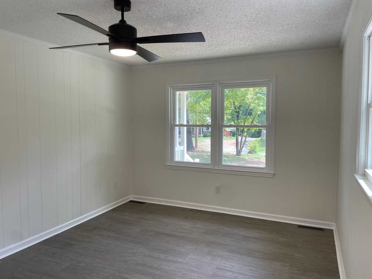 310 Rush Ave - Photo 2 of 20