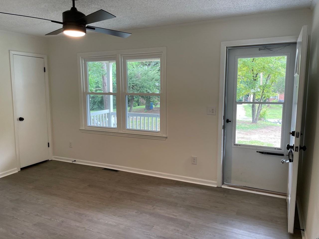310 Rush Ave - Photo 5 of 20