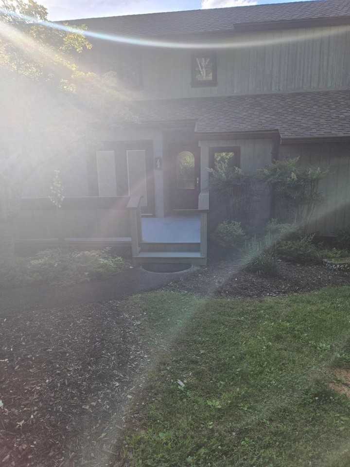 104 Hampton Ct - Photo 3 of 47