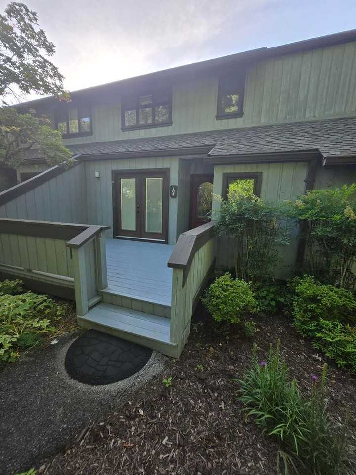 104 Hampton Ct - Photo 4 of 47