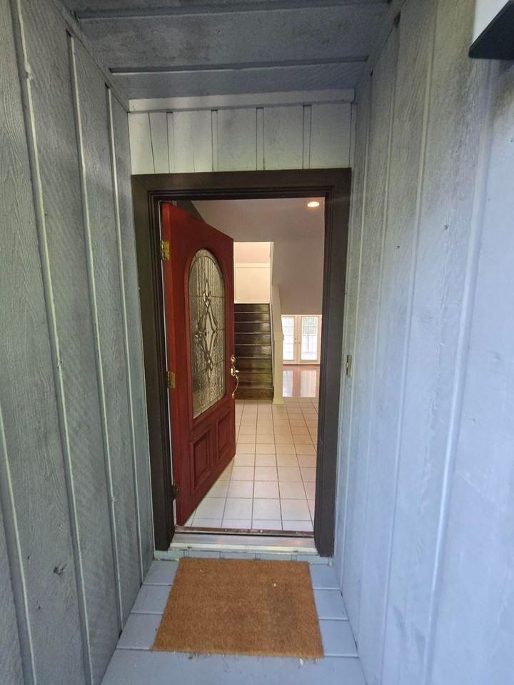 104 Hampton Ct - Photo 5 of 47