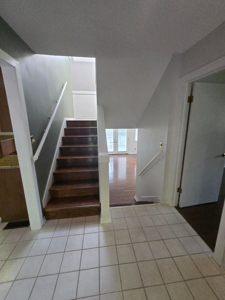 104 Hampton Ct - Photo 7 of 47