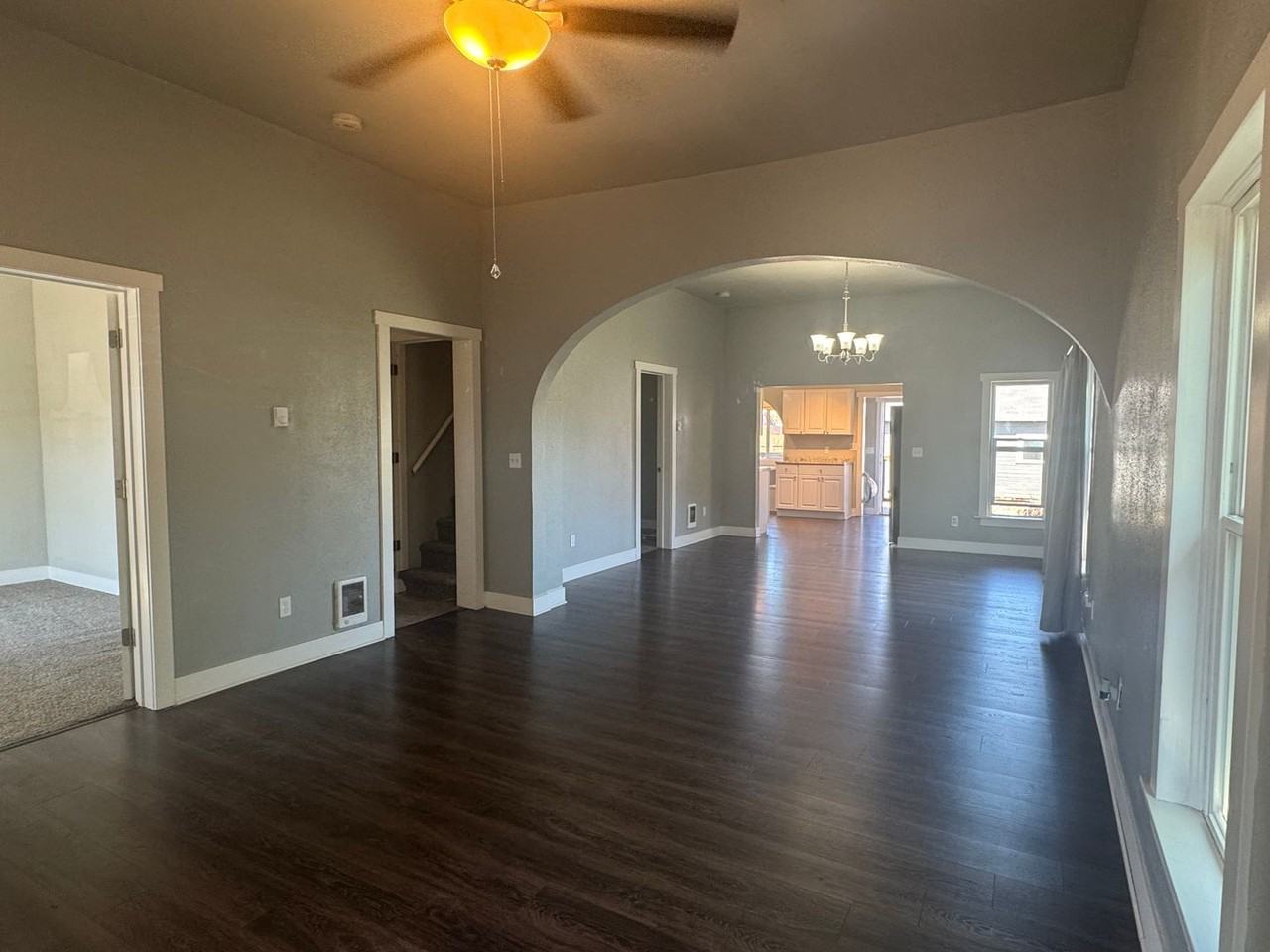 1016 N Tower Ave - Photo 2 of 23