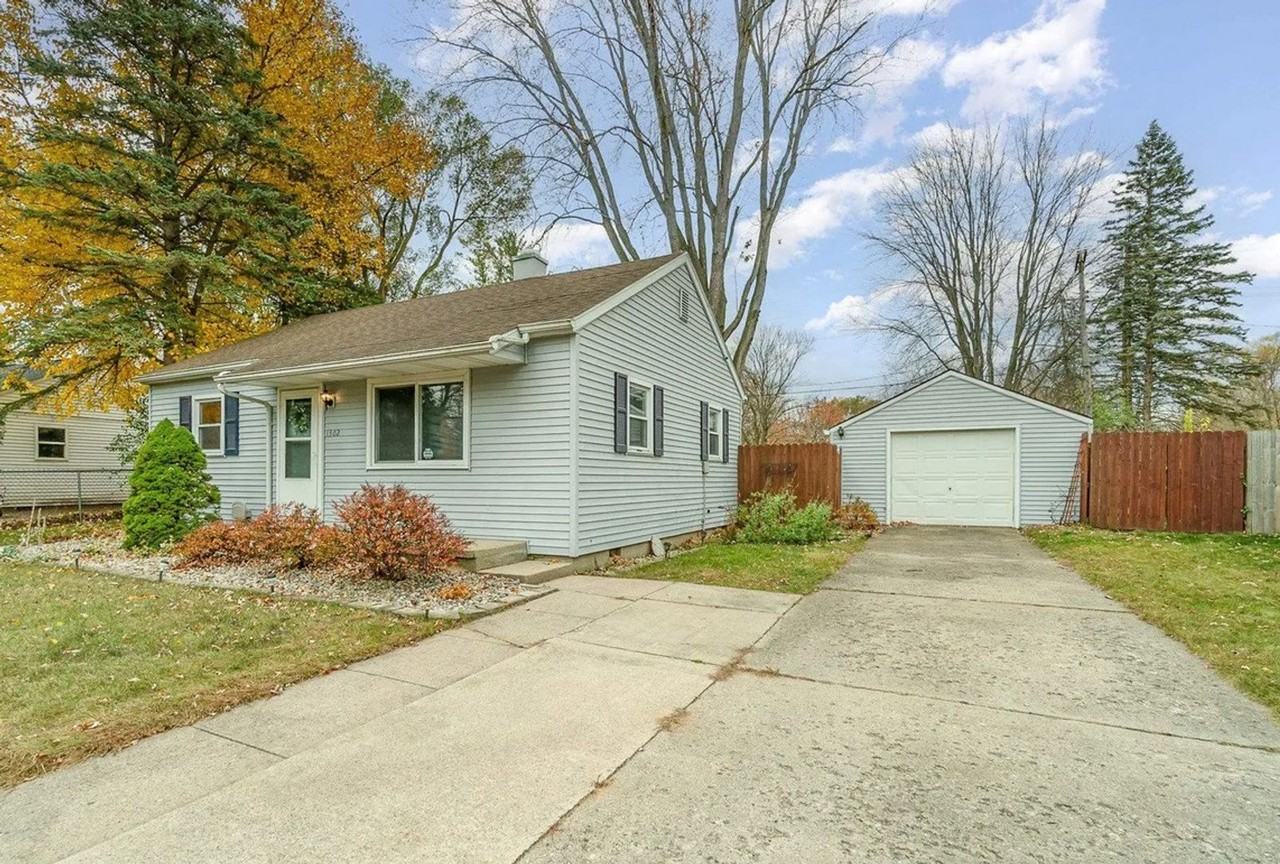 1302 E Saint Andrews Rd - Photo 2 of 21