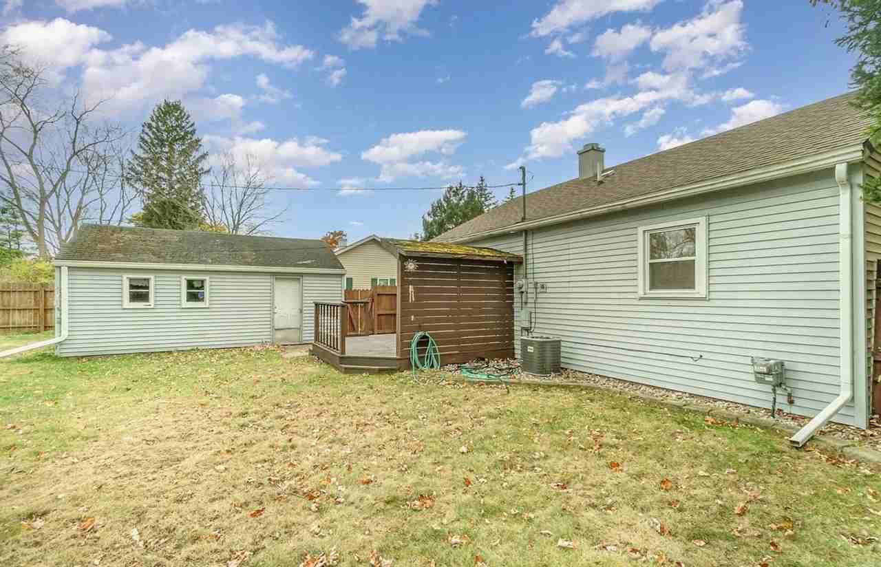 1302 E Saint Andrews Rd - Photo 3 of 21