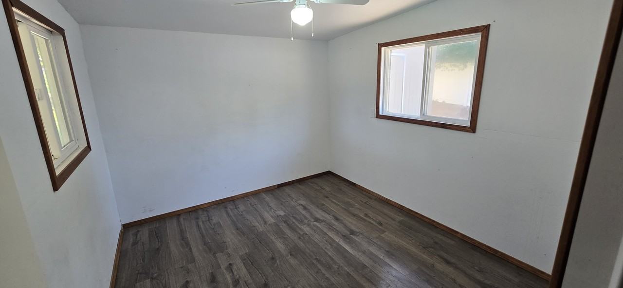 637 Se Commerce St - Photo 2 of 12