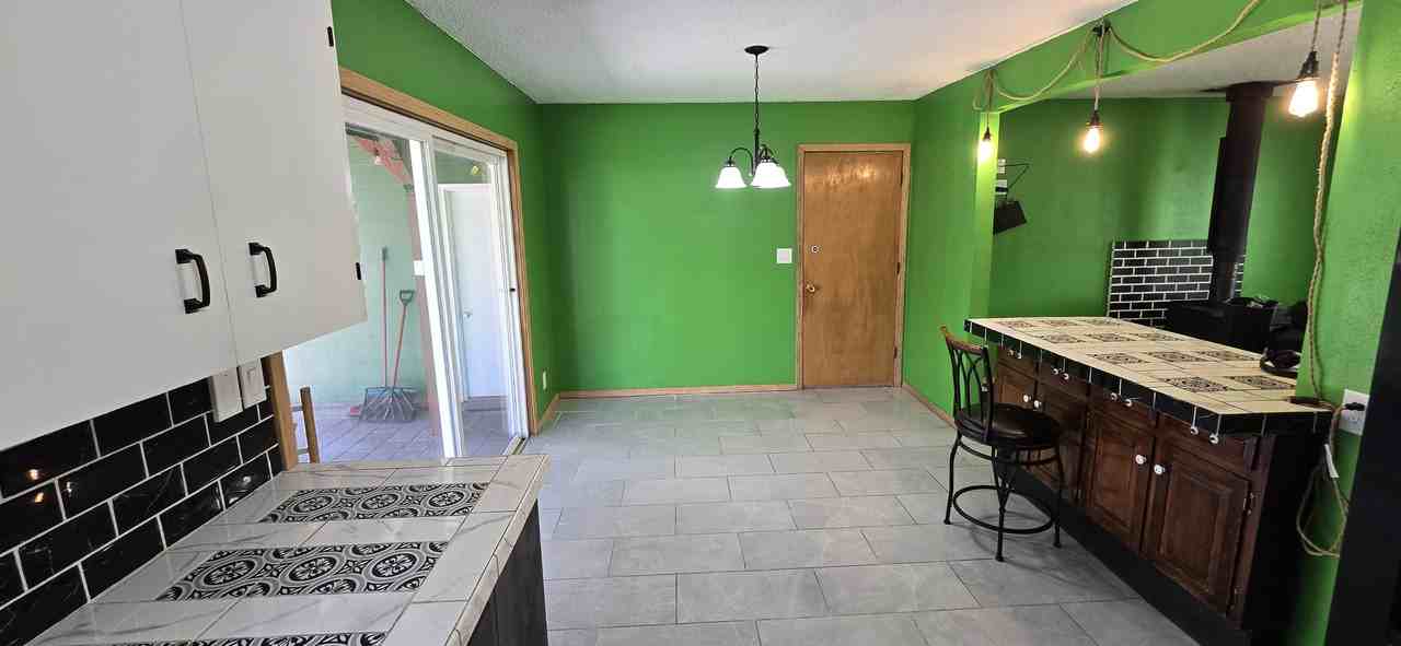 637 Se Commerce St - Photo 6 of 12
