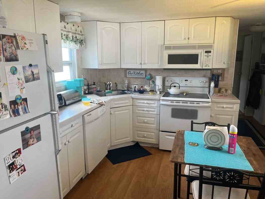 110 Amber Ave - Photo 2 of 4