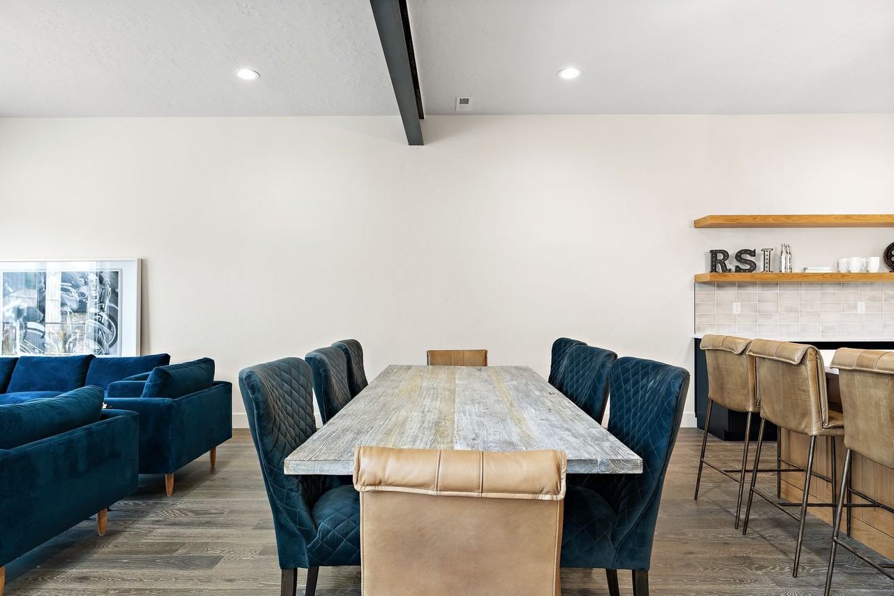 2490 W Iron Coop St #1 - Photo 5 of 32