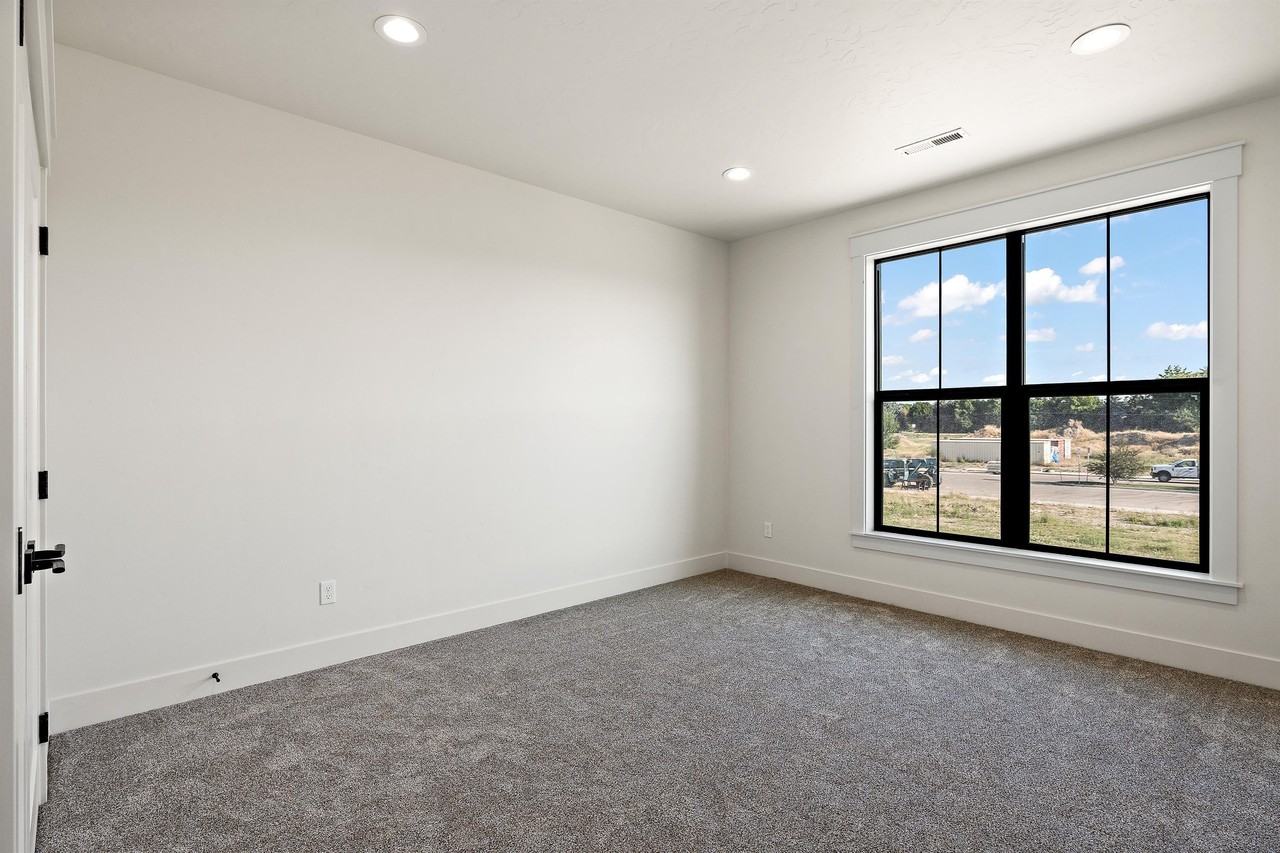 2490 W Iron Coop St #1 - Photo 2 of 32