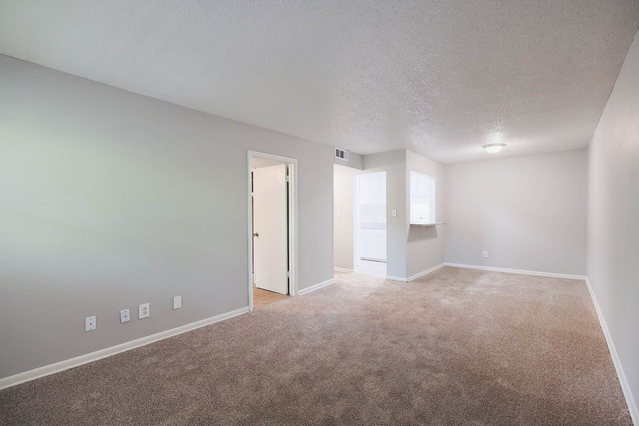 Hampton Hall | Comfort, Convenience, & Community – All In One - Photo 4 of 77