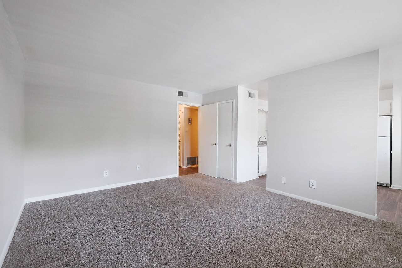 KENCO Briarcliff | Small - Photo 4 of 50