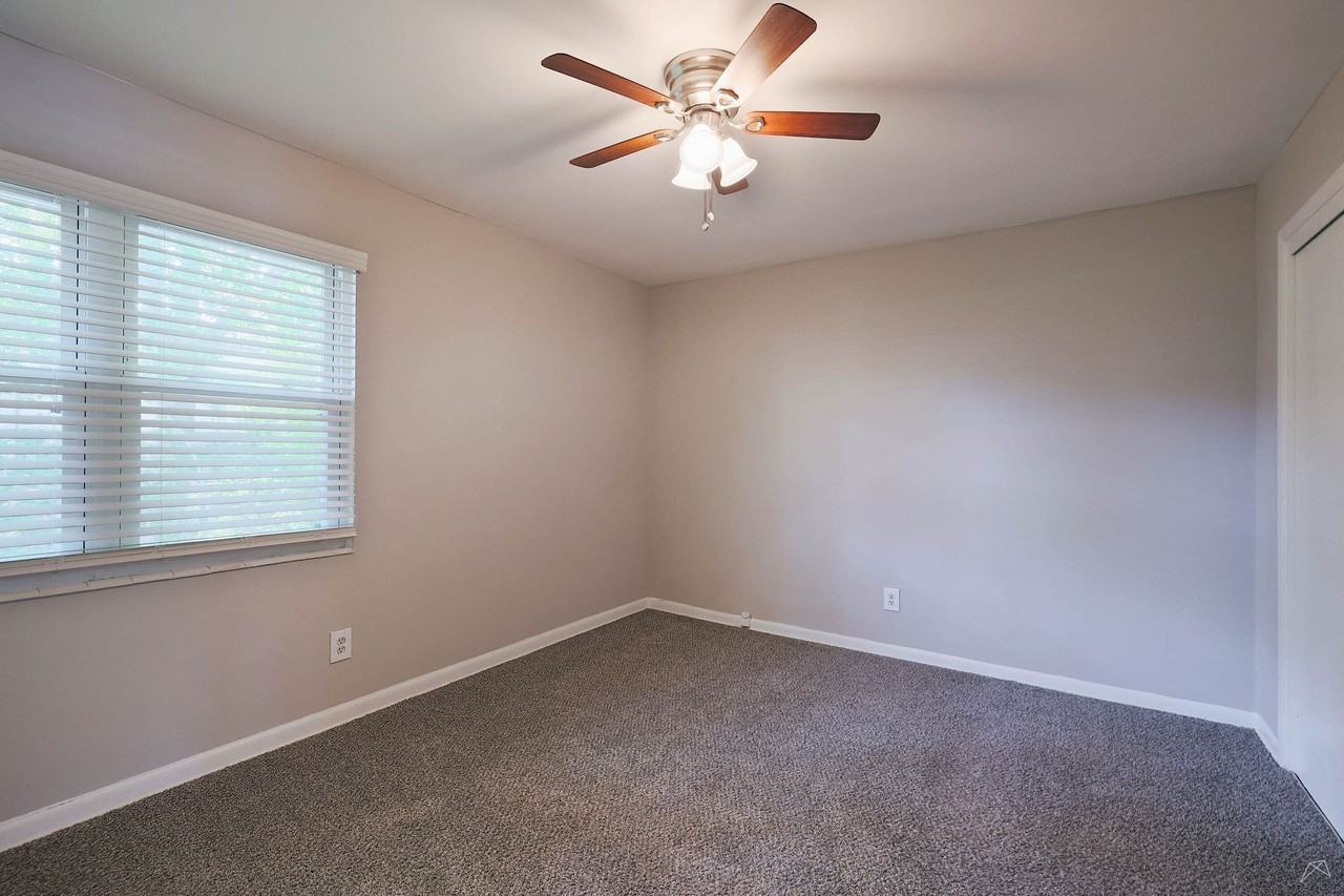 KENCO Briarcliff | Small - Photo 5 of 50