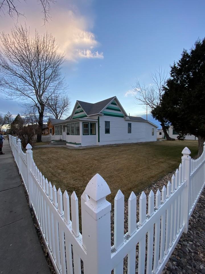 338 N 2nd St - Photo 2 of 13