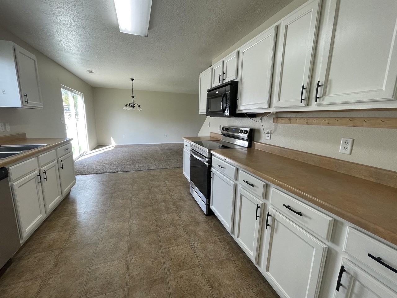 432 Southwest - Photo 4 of 48