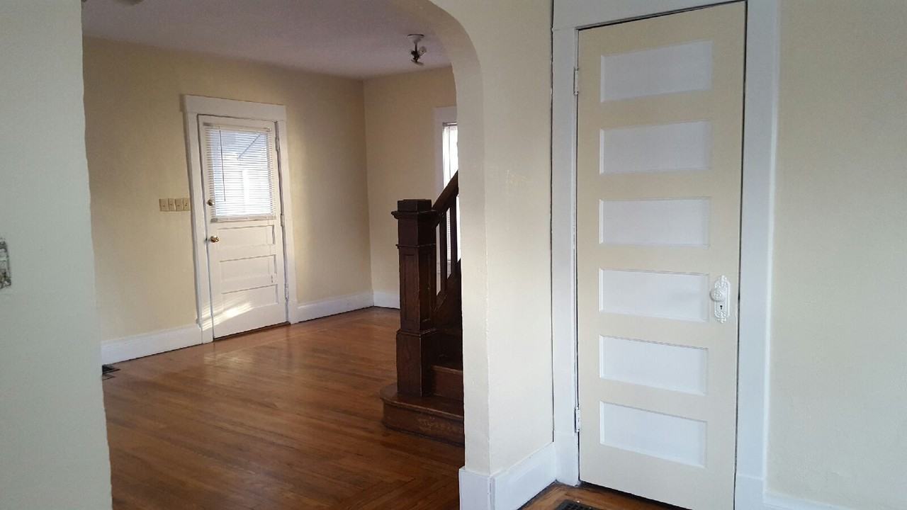 620 Allen St - Photo 4 of 11