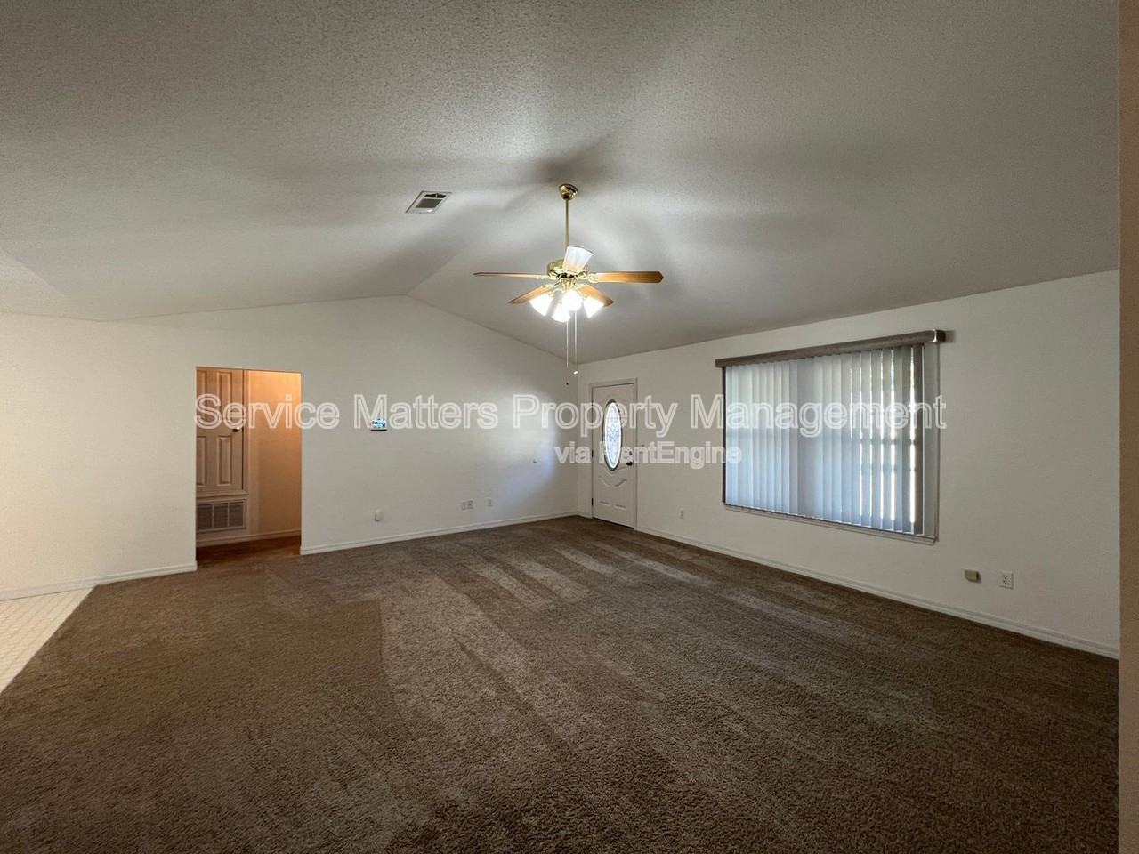 4925 Hyatt Ln - Photo 5 of 22