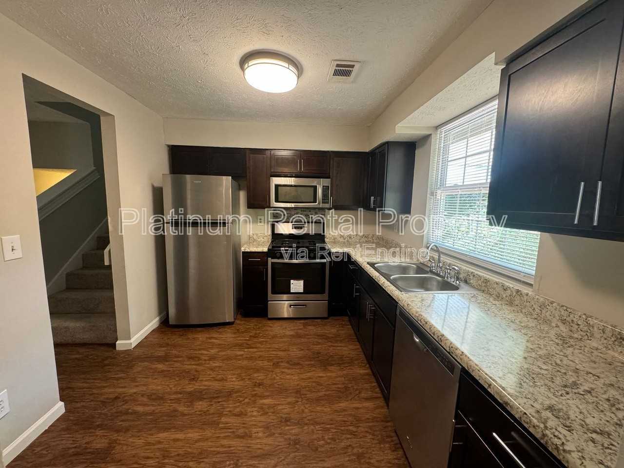 270 Splitwood Ln - Photo 7 of 25