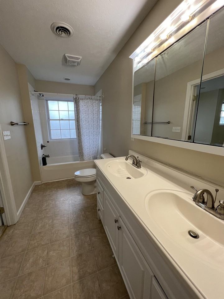 794 Alpine St #1 - Photo 3 of 35