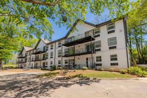 featured image of 2000 Northlake Pkwy